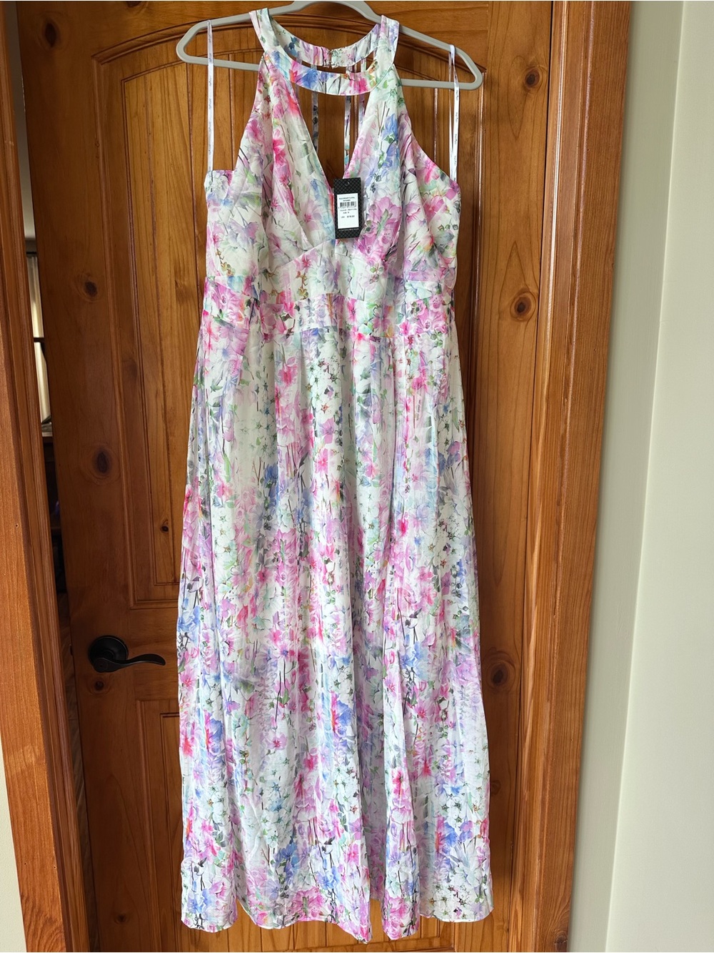 City Chic Maxi Dress in Dreamy Floral print